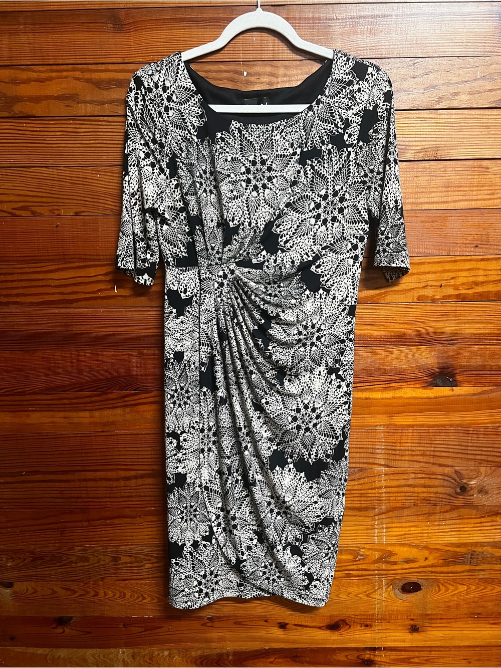 Connected Apparel Black Ivory Floral Ruched Sheath Dress Women’s Medium